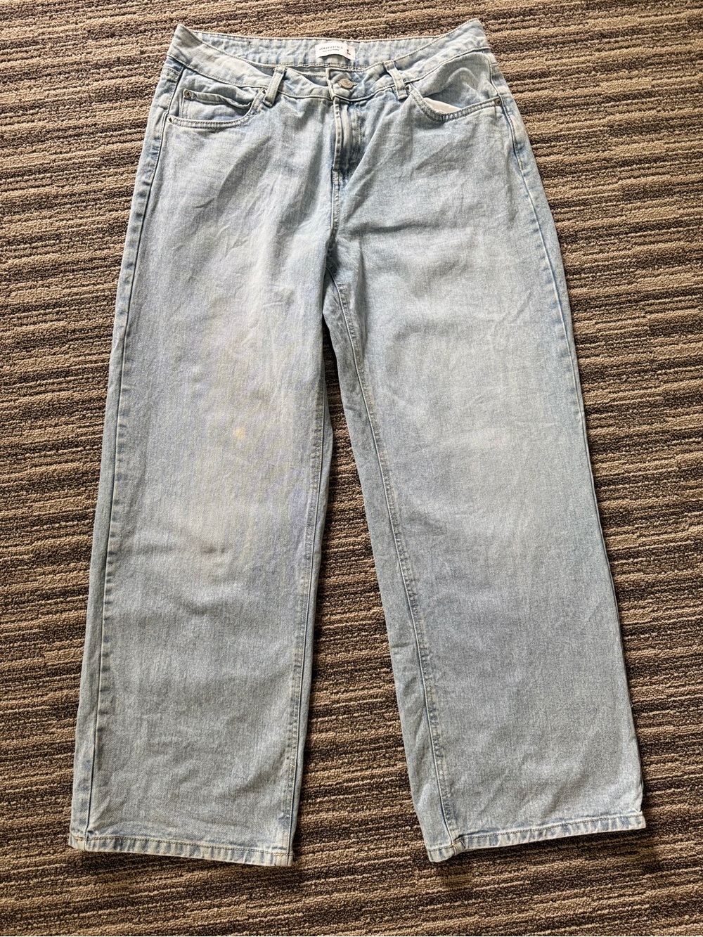 Aeropostale Light Blue Relaxed Women's Jeans with Leopart Bows on back pockets